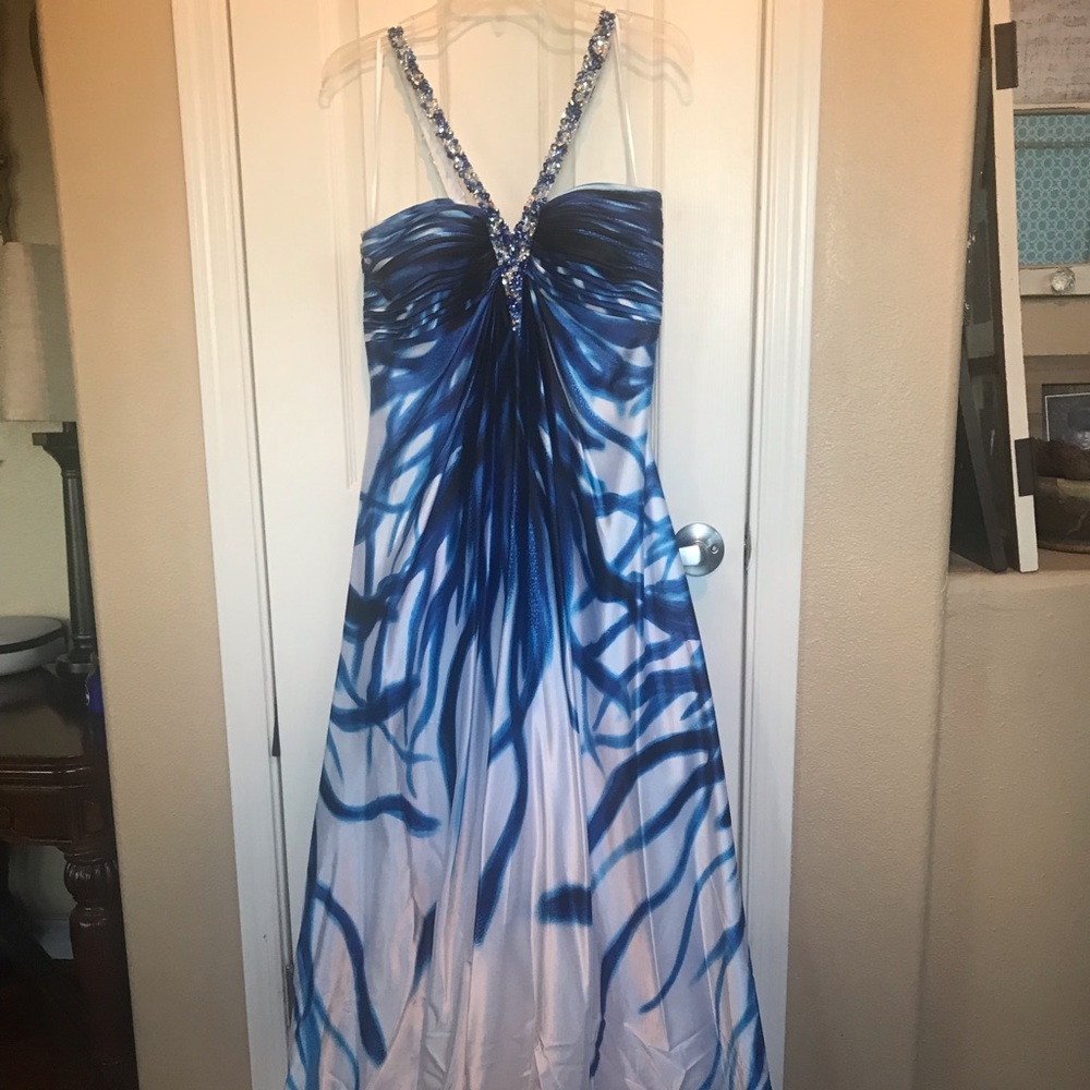 Cache’ Formal Dress - Picture 2 of 3